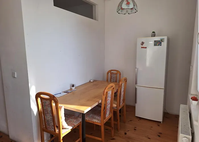 Helles geteiltes Mehrbettzimmer