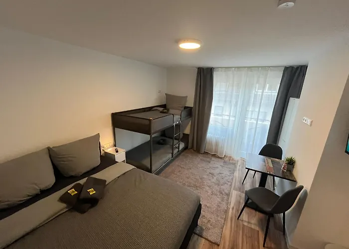 City Hub Room 24 - Mit Balkon