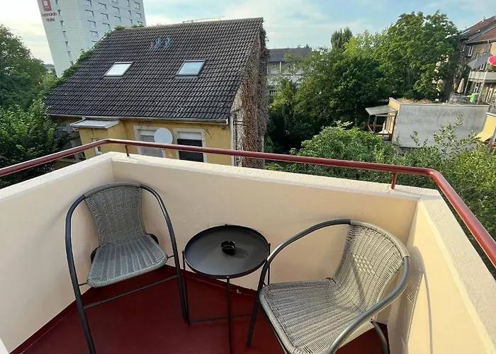 City Hub Room 22 - Mit Balkon