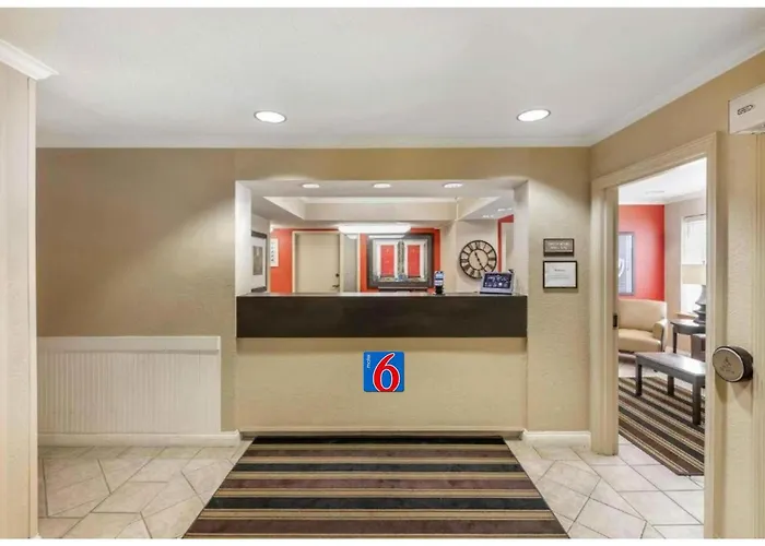 Motel 6 Milwaukee Brookfield, Wi