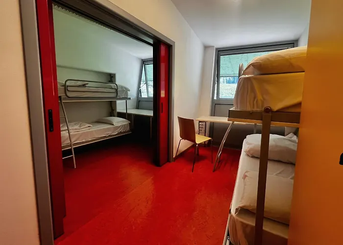 Mountains Hostel - Lago Di Tesero