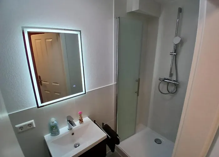 City Hub Room 23 - Mit Balkon