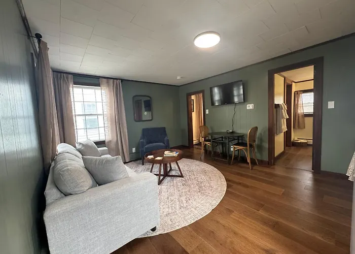 Highland House And Cottages