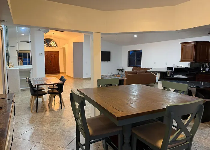 Hollywood Hostels
