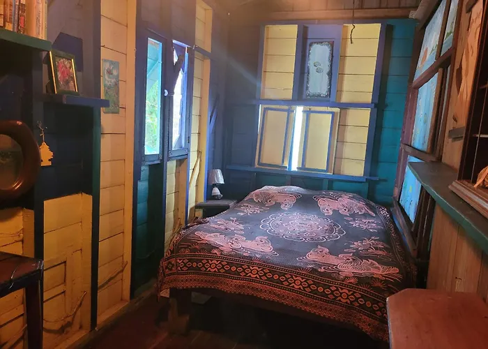 Kismet Inn Dorm 20Us Per Person Per Day