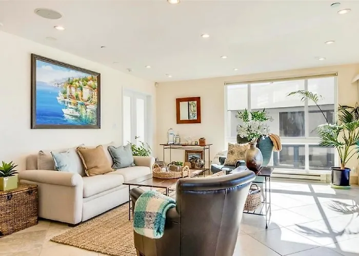 One Bedroom Oceanfront Residence With Panoramic Views