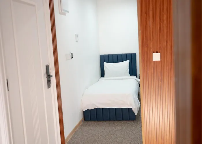 24 Suites Hotel