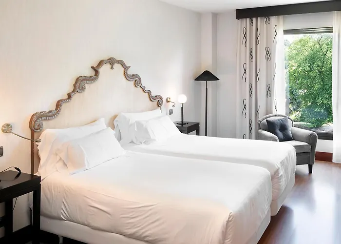 Aviles Hotels