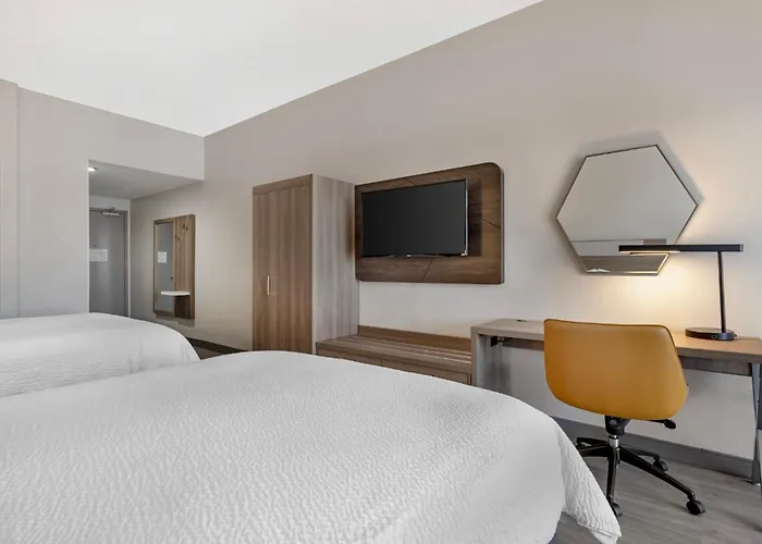 Holiday Inn Express Hotel & Suites Lake Elsinore By Ihg