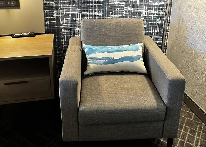 Pittsburgh Airport Inn And Suites