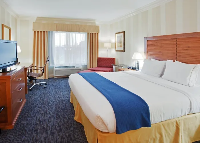 Holiday Inn Express Hotel & Suites Santa Cruz By Ihg