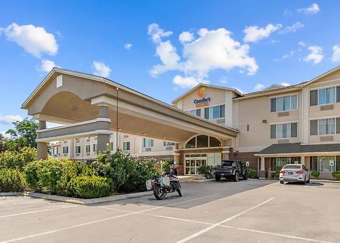 Comfort Suites Airport
