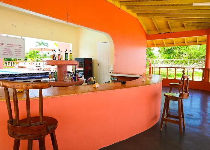 Shields Negril Villas