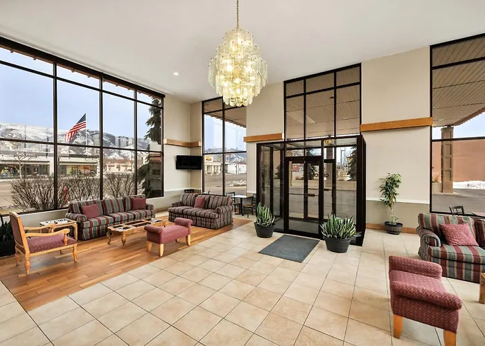 Days Inn & Suites By Wyndham Logan