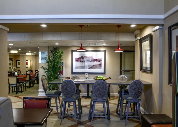 Holiday Inn Express Hotel & Suites - Atlanta/Emory University Area By Ihg