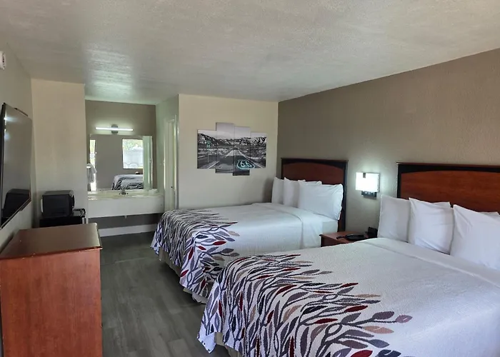 Red Roof Inn Shamrock