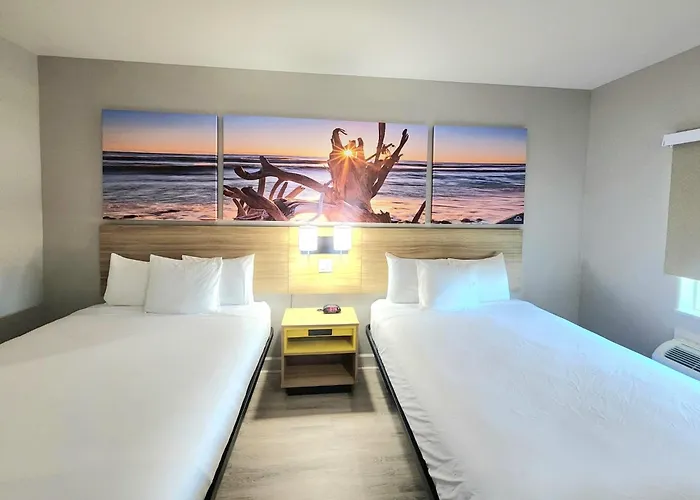 Days Inn & Suites By Wyndham Galveston West/Seawall
