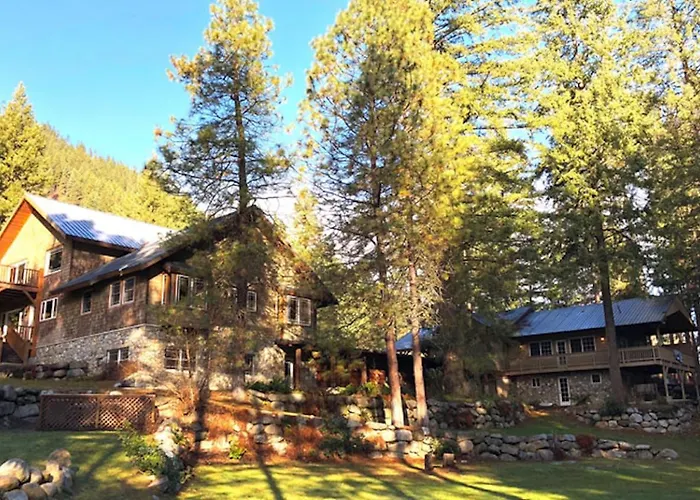 Snowgrass Lodge - A River & Mountain Retreat