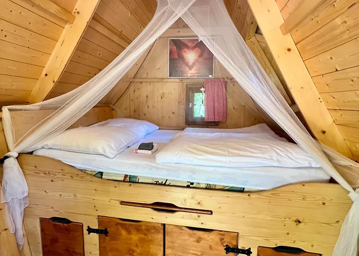 Märchenhütte- Campen am Wald und See