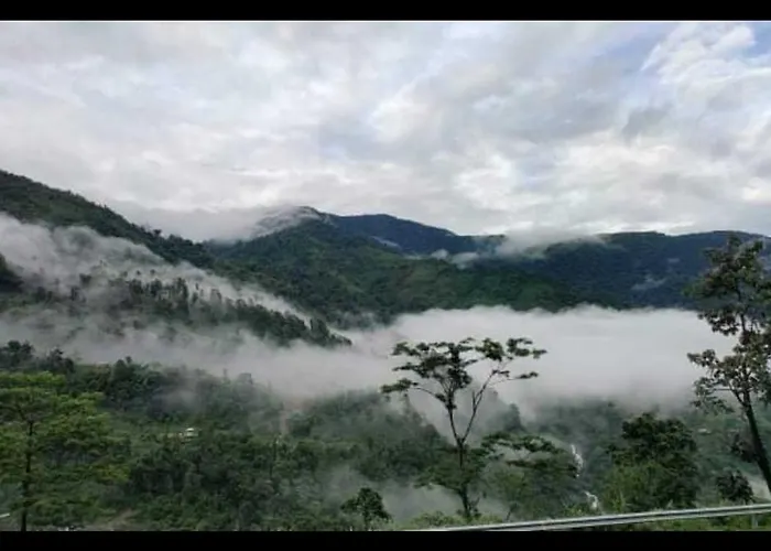 Hotel O Esti Kutum Home Stay