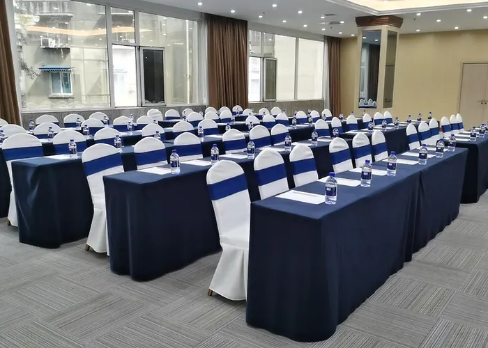 Holiday Inn Express Chengdu Tianfu Square By Ihg