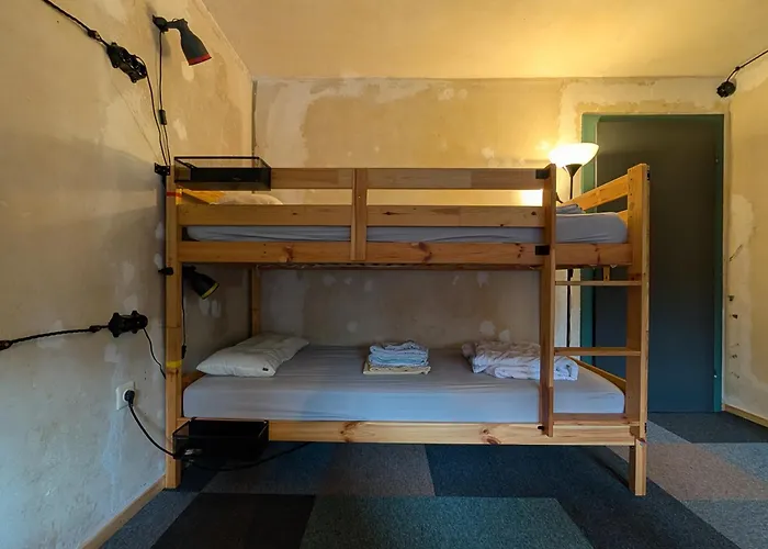 Monkey Factory - Mini Home-Stay Hostel