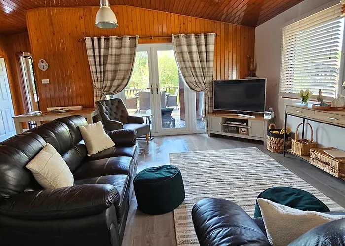 Bunting Lodge, 21 Duck Lake