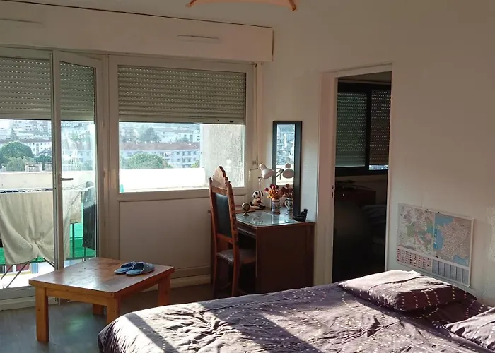 X1 Chambre Salon Dans Appartement T3 En Cohabitation