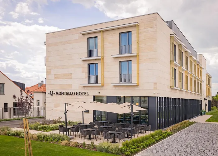 Montello Hotel