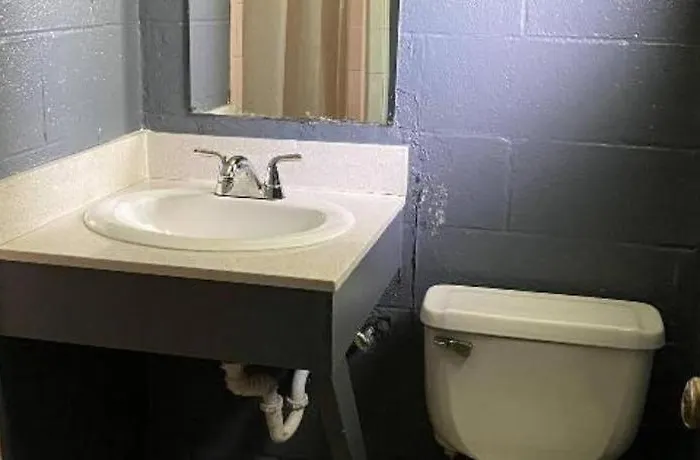 Budget Inn