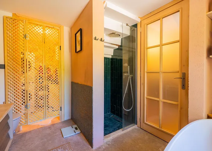 The Magic Of The Stone House, With Heated And Cooled Pool & A Peaceful Escape