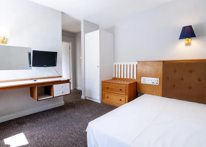 Norwich Central Hotel- Near Norwich Train Station & Carrow Road Stadium