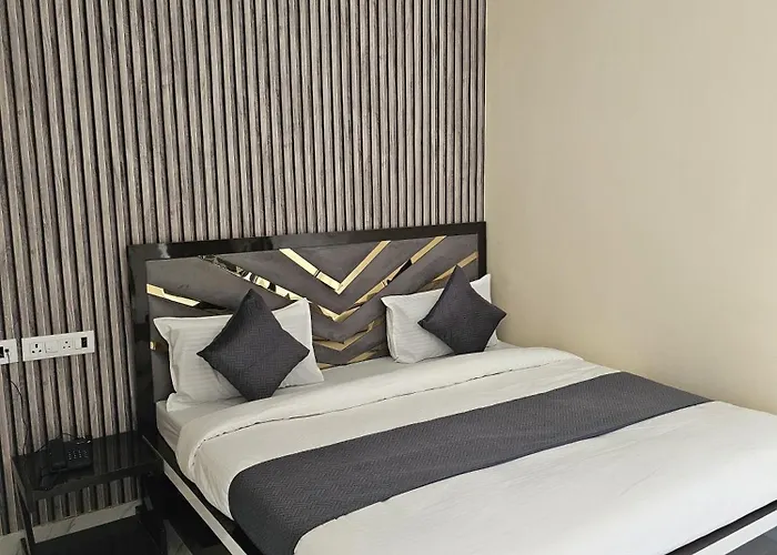 Crystal Zee Hotel