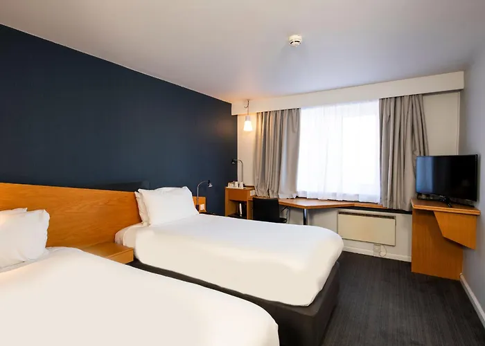 Holiday Inn Express Swindon West By Ihg
