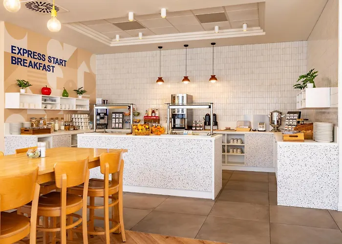 Holiday Inn Express Antwerpen City North By Ihg