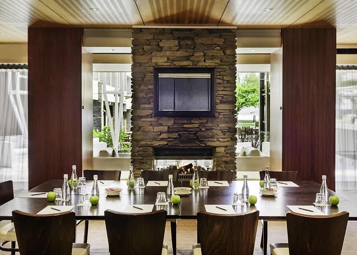 Novotel Queenstown Lakeside