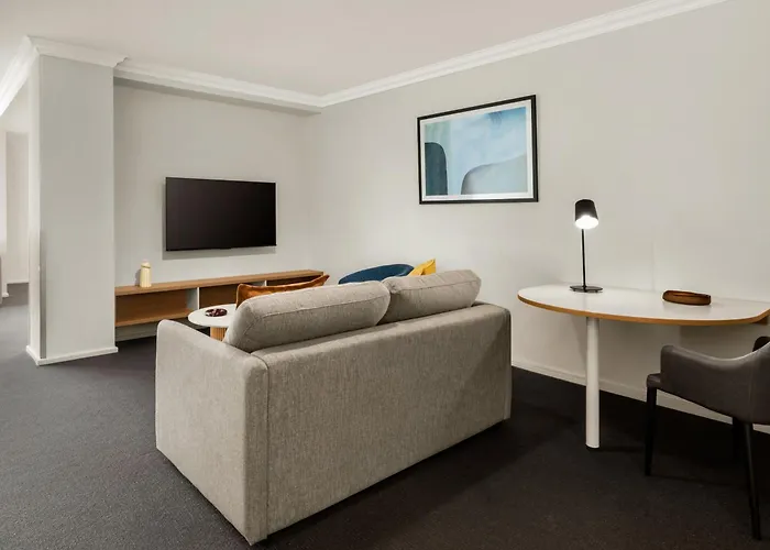 Oaks Perth Hotel