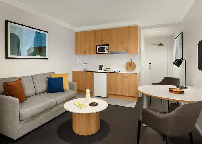 Oaks Perth Hotel