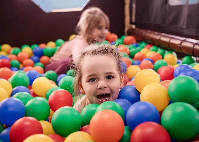 Familien Wellness Hotel Seeklause: Pirate Island Adventure & All-Inclusive Family Retreat