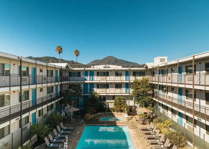 Marin Suites Hotel