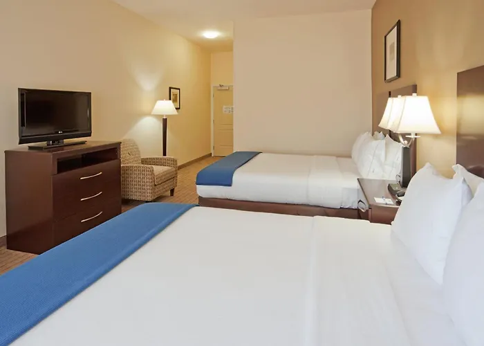 Holiday Inn Express & Suites Clovis Fresno Area By Ihg