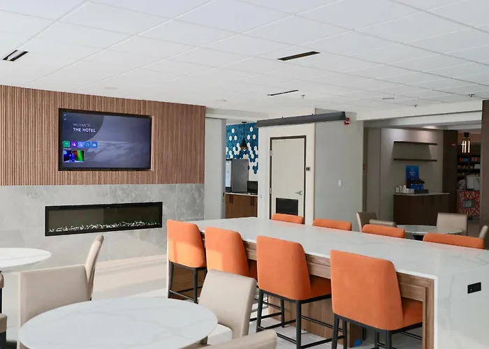 La Quinta Inn & Suites By Wyndham Auburn - University Area