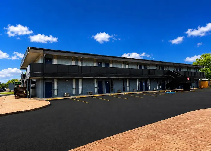 Alamo Inn & Suites
