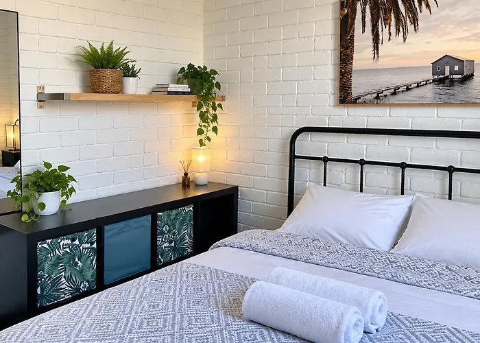 Shiralee Hostel -Note - Valid Passport Required To Check In