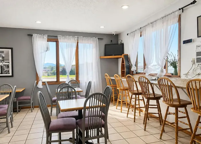 Fairbridge Inn And Suites
