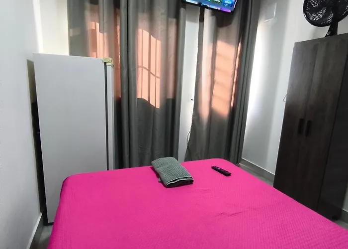 LAR DOCE LAR HOSTEl, ECONÔMICO!!