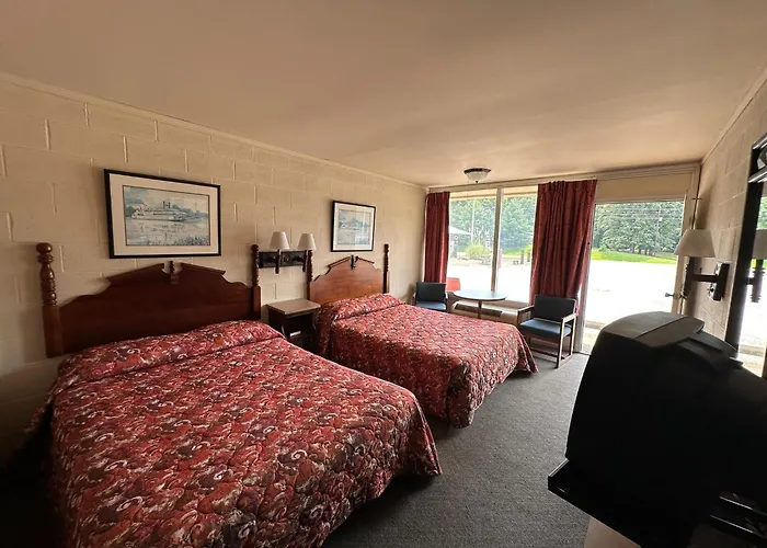 Paris Landing Motel