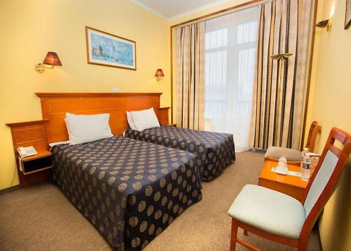 Готель Дніпро Dnipro Hotel