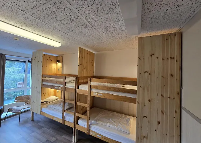 Max Hostel