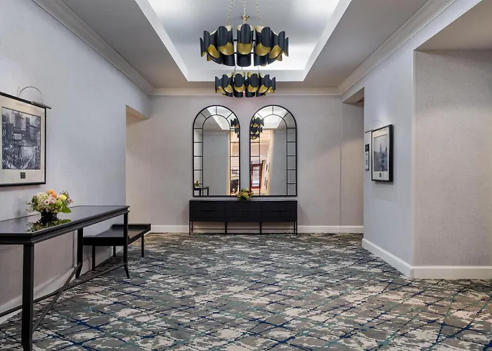 Hampton Inn & Suites Albany-Downtown